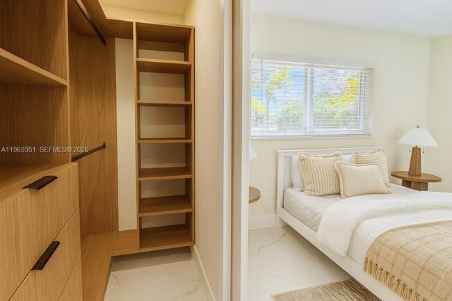 Building Photo - 3801 NE 16th Terrace