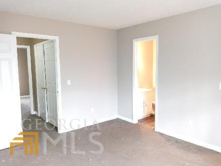 Building Photo - 2030 Charter Ln