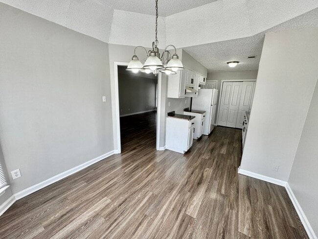Building Photo - 3755 Schanna Dr