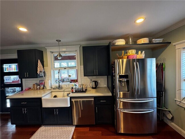 Building Photo - 73 Dye Hill Rd