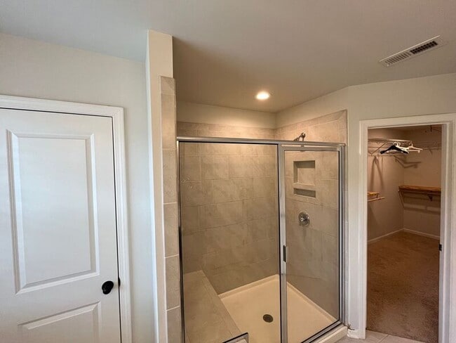 Building Photo - 1005 Longitude Dr