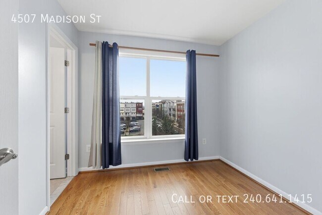 Building Photo - 4507 Madison St