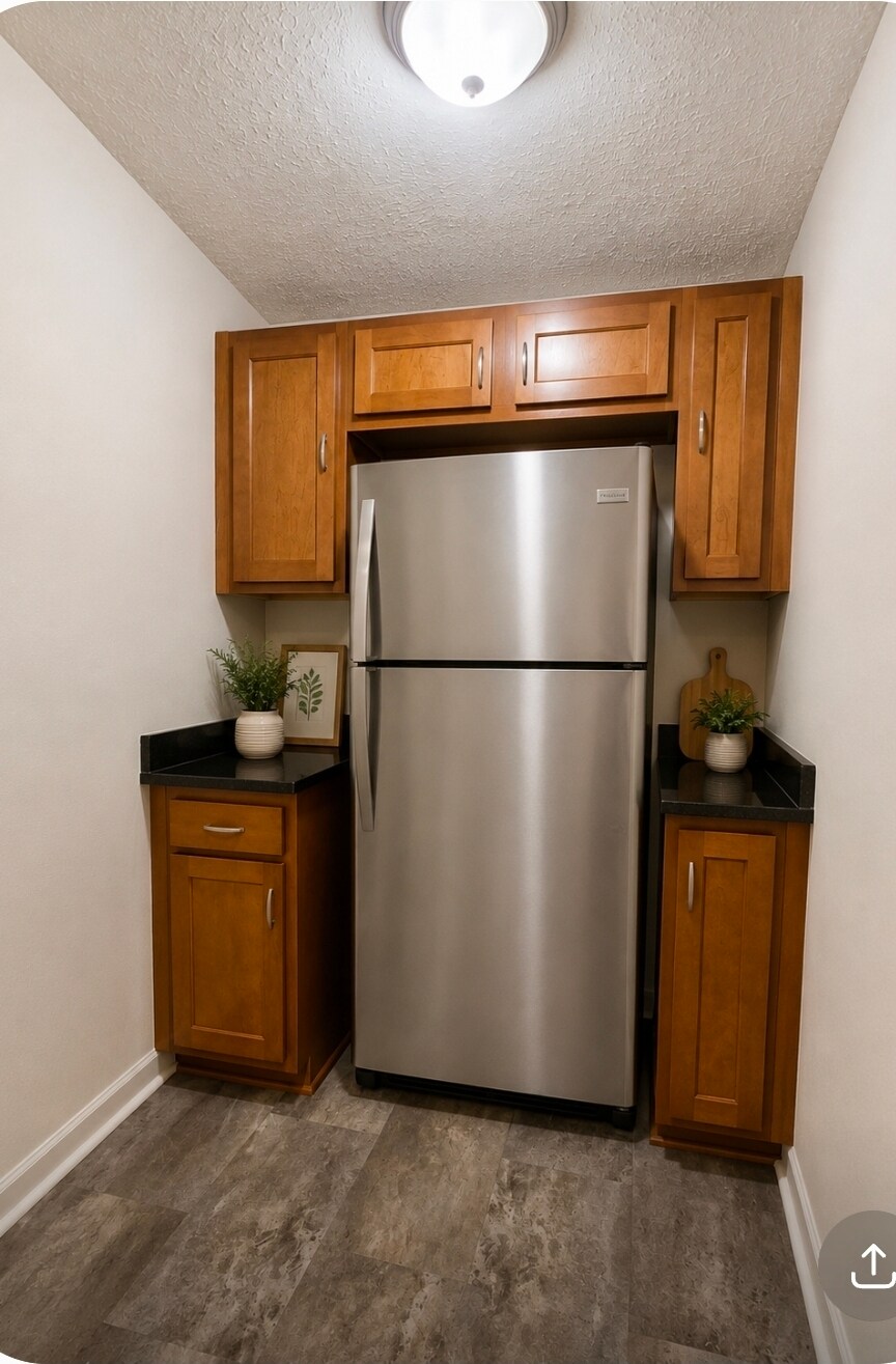 virtually staged - 905 Belvedere Ave SE