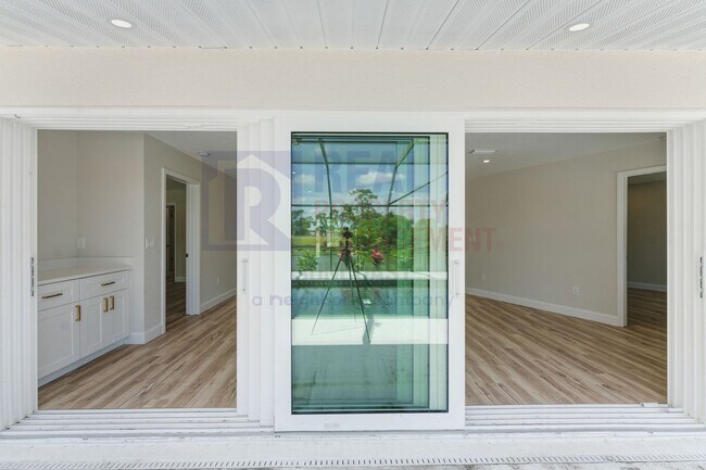 Building Photo - 411 Pine Tree Terrace