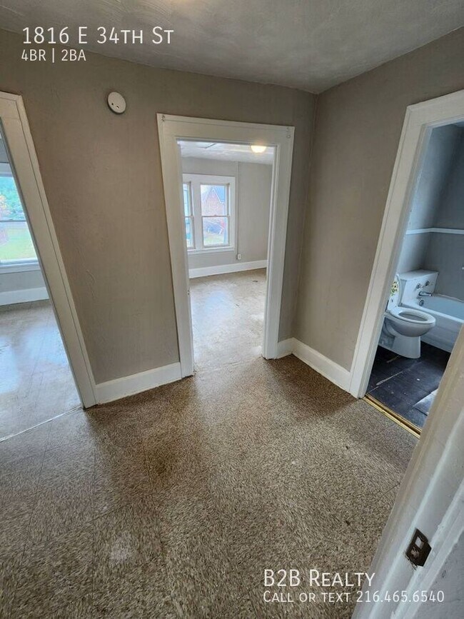 Building Photo - 1816 E 34th St