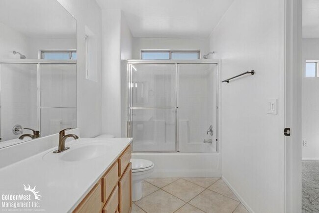 Building Photo - Stunning 3Bdm 2.5Ba Home in Prime North Phoenix Location!