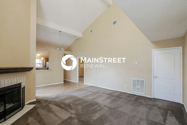 Building Photo - 3 Bedroom Pet-Friendly Home in Duncanville, TX with Main Street Renewal