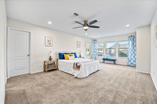 Building Photo - Move-In Ready Home with Resort-Style Backyard