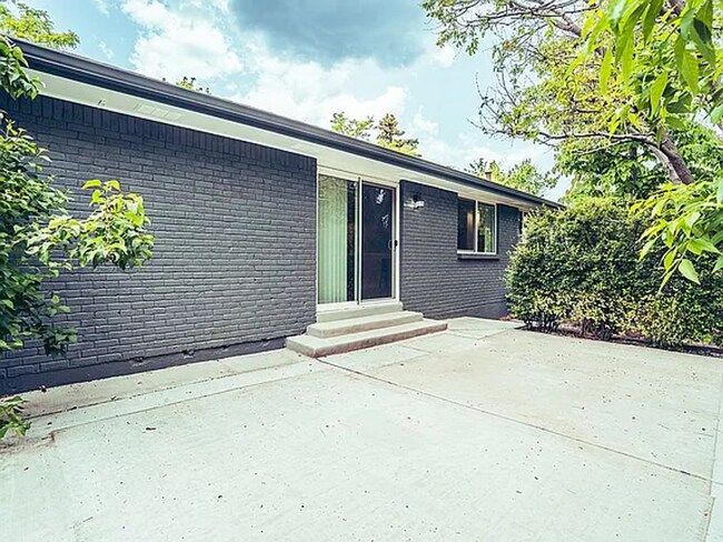 Building Photo - Remodeled 3 bedroom, 3 bath home with additional non-conforming bedroom in basement