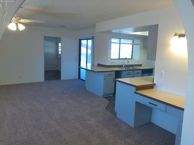 Building Photo - Spacious 3 Bedroom, 3 Bathroom Home with Bonus Room & 2-Car Garage – $1,900/month