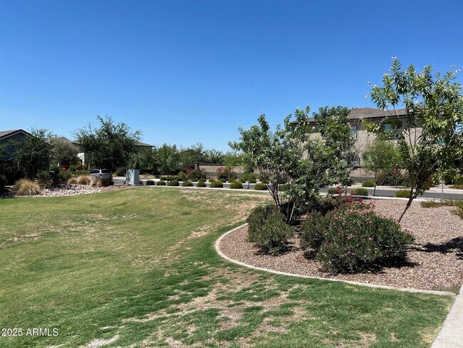 Building Photo - 22638 E Saddle Way