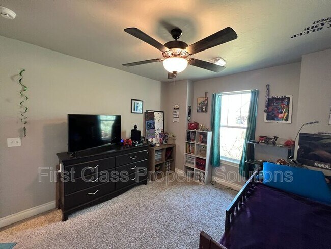 Building Photo - 3116 Drake Crest Dr