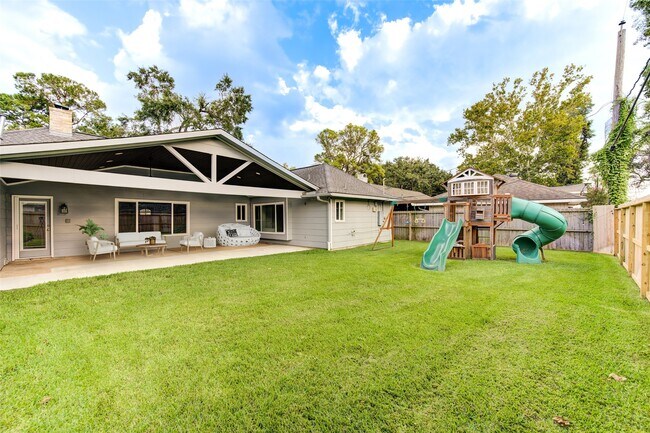 Building Photo - 2523 Anniston Dr