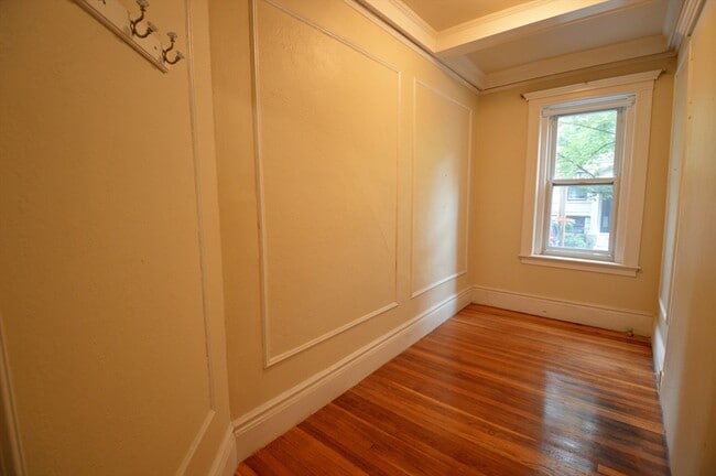 Building Photo - 141 Fuller St