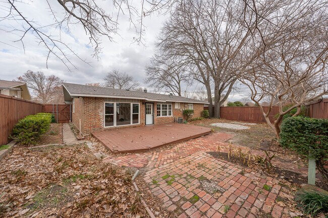 Building Photo - 821 Fontana Ave