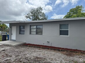 Building Photo - 4550 SW 36th St