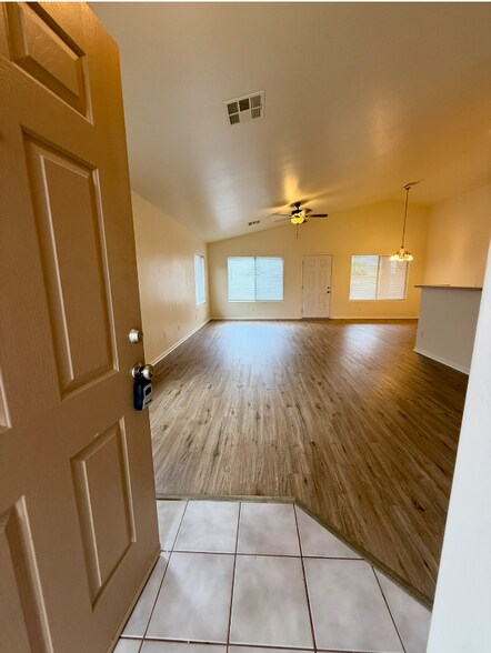 Building Photo - 7451 E Mountain Dr