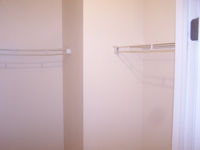 Building Photo - 11 Fuller Cir