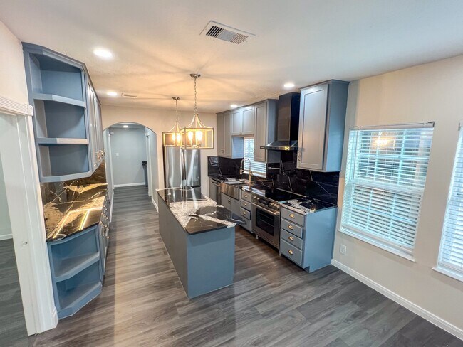 Building Photo - 4605 Orange St