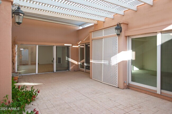 Building Photo - 6945 E Glenrosa Ave