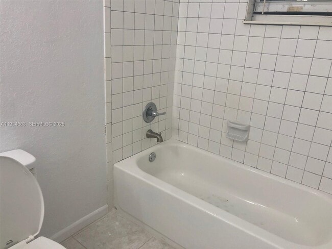 Building Photo - 1010 NW 2nd Ave