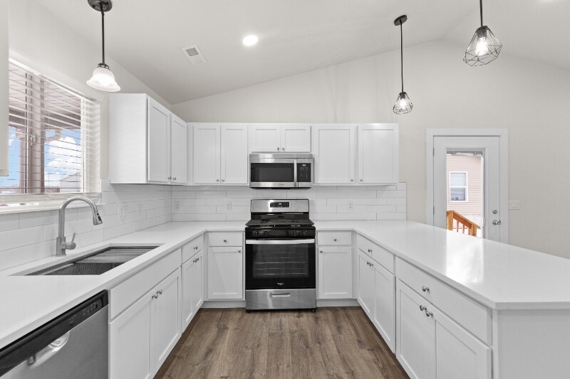 Building Photo - 1956 W Cadmus Rd