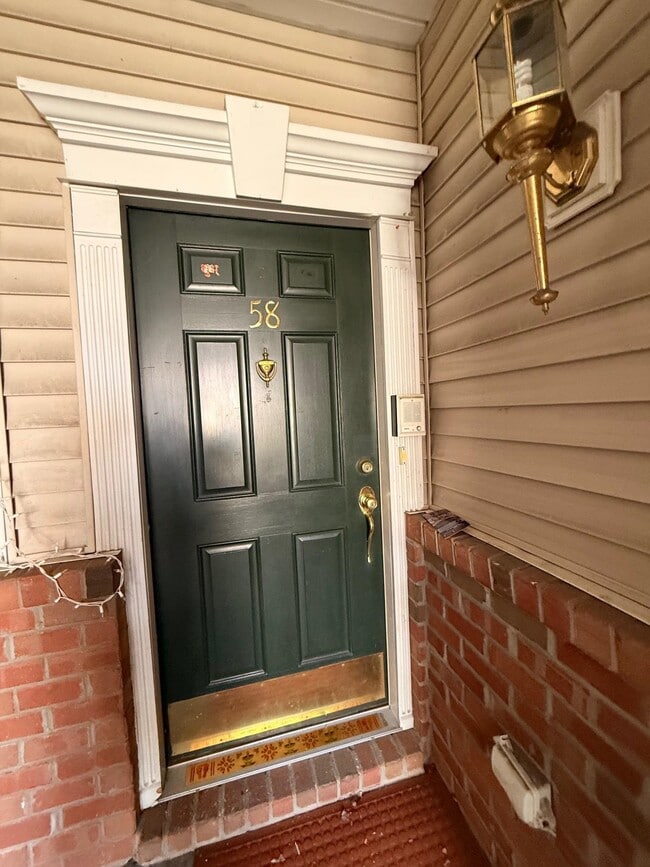 Building Photo - 58 Tottenham Ct