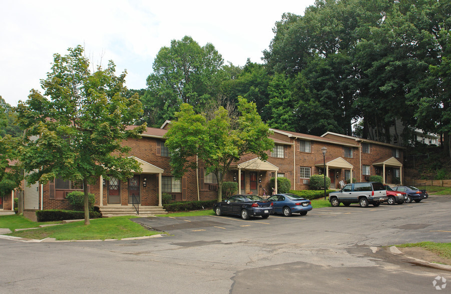 Valley Brook Townhomes Greece, NY Apartment Finder