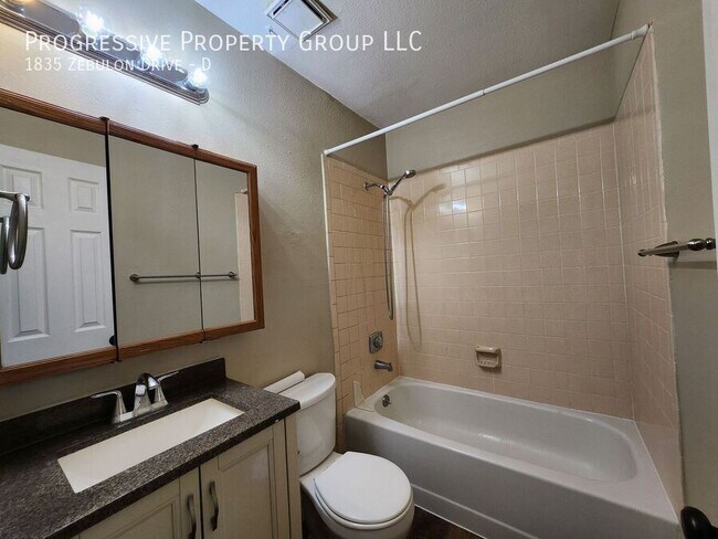 Building Photo - 1835 Zebulon Dr