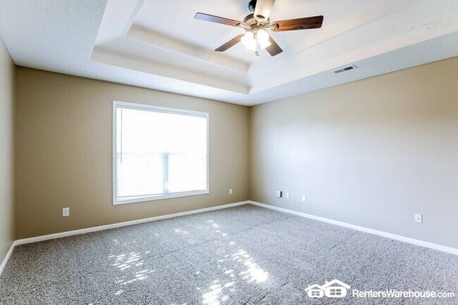 Building Photo - 4 Bed 3.5 Bath In Shawnee! Available NOW!!