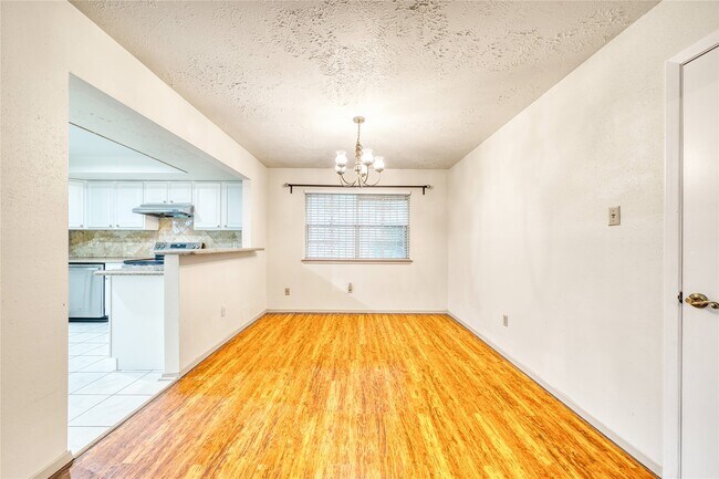 Building Photo - 7811 Westbank Ave