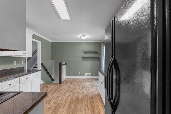 Building Photo - 175 Creekview Cir