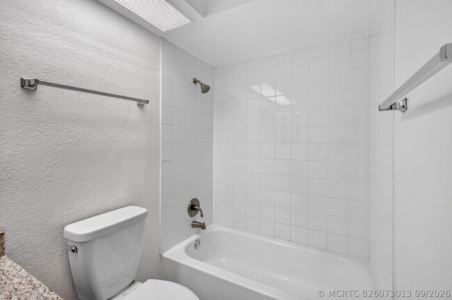 Building Photo - 1007 PROSPECT 205