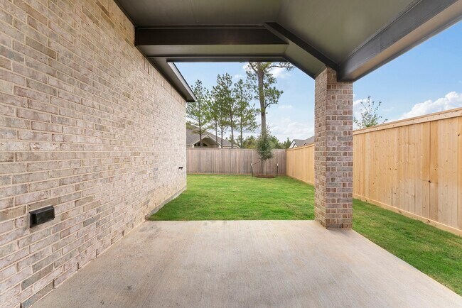 Building Photo - 26545 Pioneer Pointe Ct