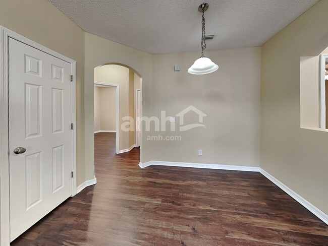 Building Photo - 990 Riviera Point Dr