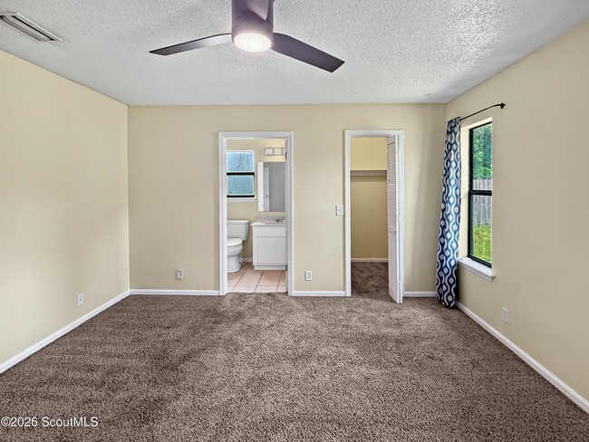 Building Photo - 136 Cherry Point Dr