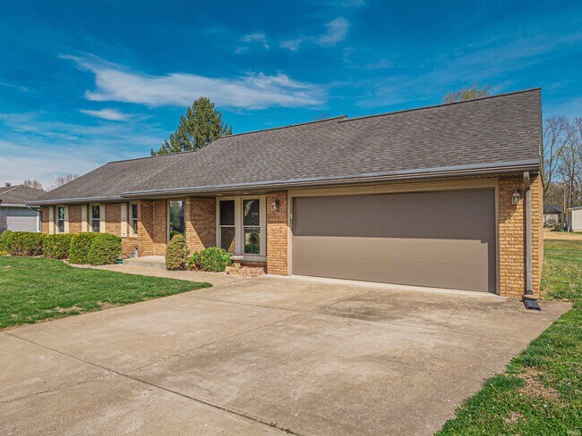 Building Photo - 6166 River Bluff Dr