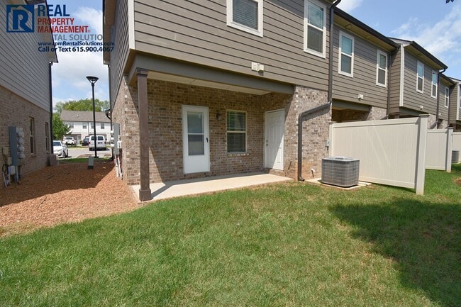 Building Photo - 555 Gresham Ln