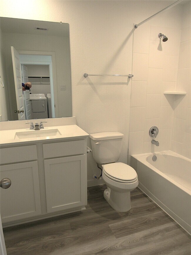 Building Photo - 2807 Glengary River Wy