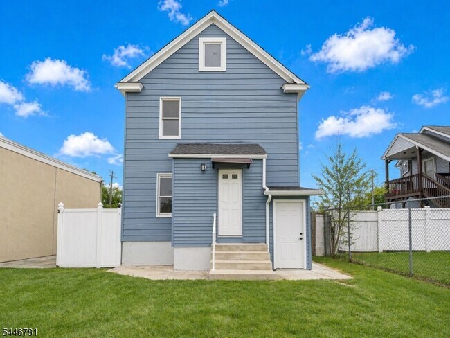 Building Photo - 351 Railroad Ave
