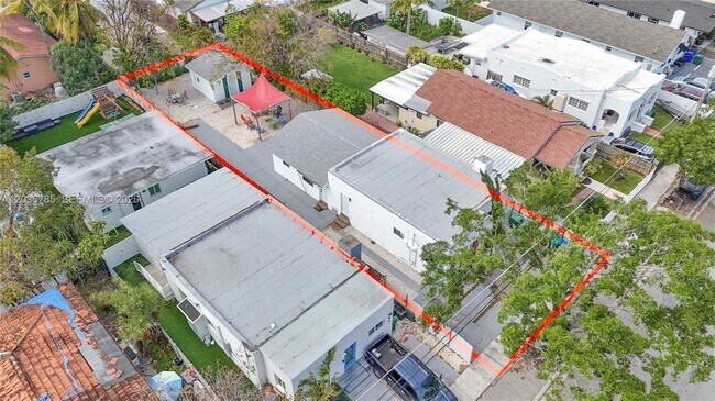 Building Photo - 3016 NW 22nd Ct