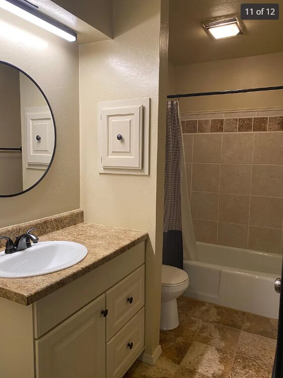 Building Photo - 3000 Rosewood Ln