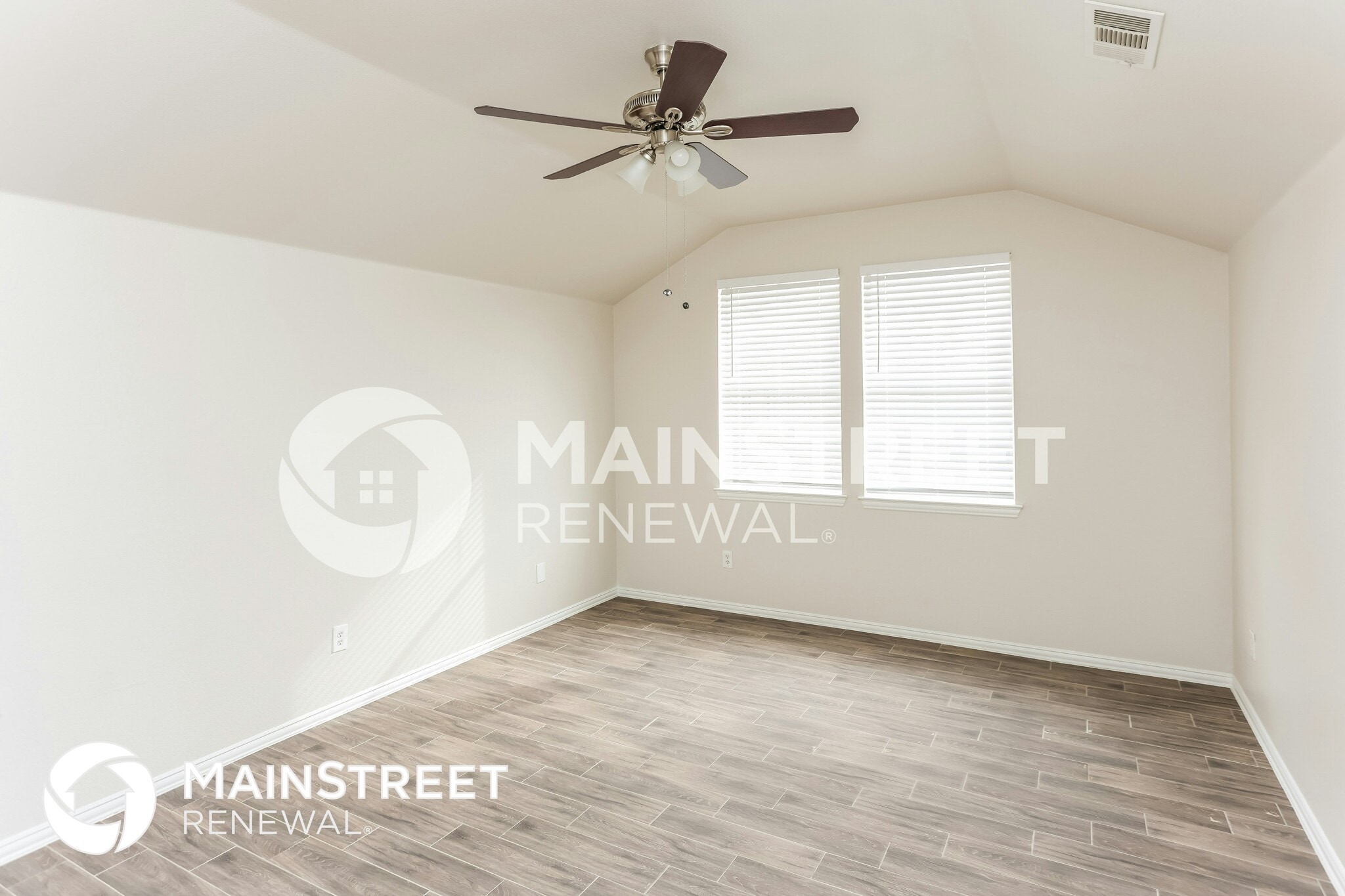 Building Photo - 532 Pinnacle Dr