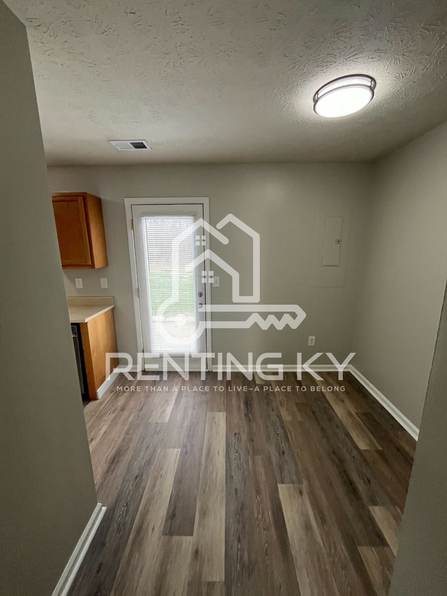 Building Photo - Newly Updated 3-Bed, 2.5-Bath Townhome with Garage!