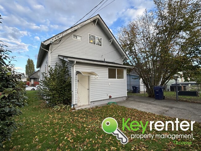 Building Photo - Gorgeous Craftsman 4Bed/2Bath Tacoma home!