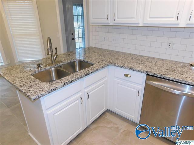 Building Photo - 113 Winding Trail