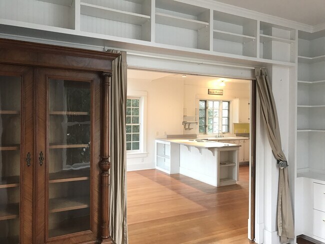 Building Photo - Large, Centrally Located Craftsman Home in...