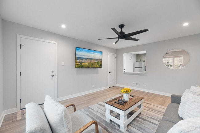 Building Photo - 1001 W Howard St