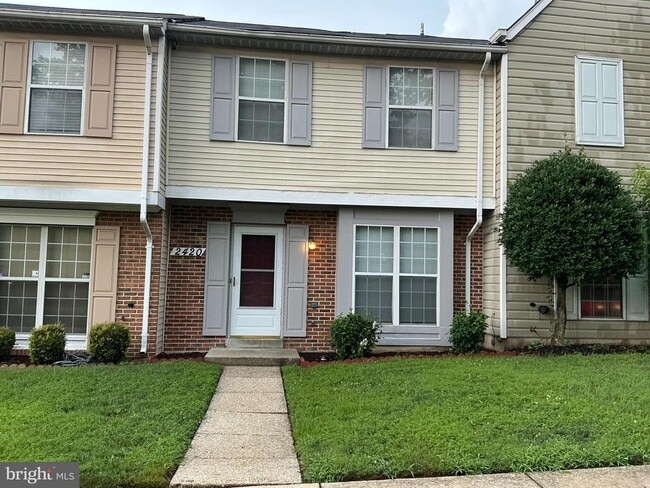 Building Photo - 2420 Rosecroft Ct