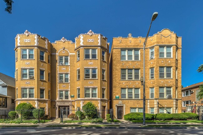 Building Photo - 1018-20 N Austin Blvd
